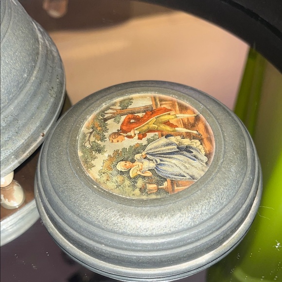 Vintage musical, silver, tin Trinket Box with lid, wind up, please see video! - Picture 8 of 12